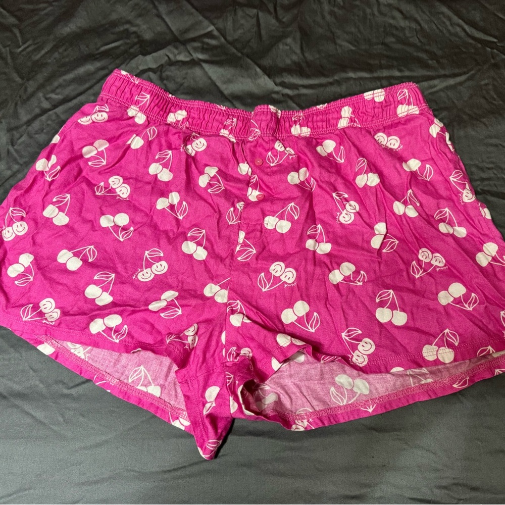 🍒🩷 vs pink Victoria secret sleep shorts